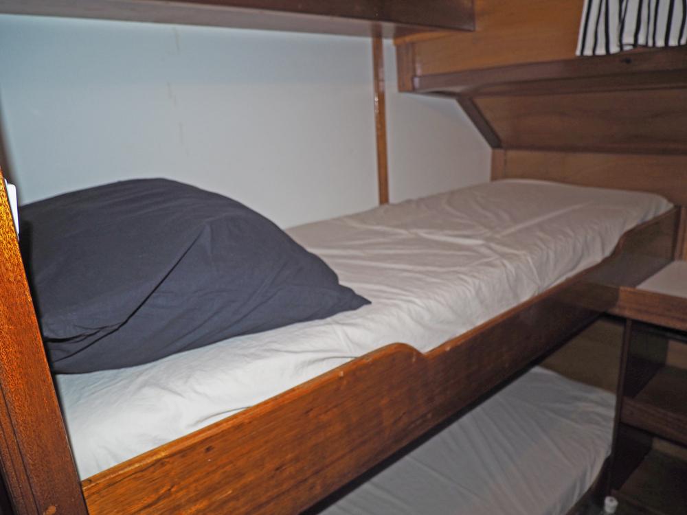 Cabin en avant, H&eacute;bergements